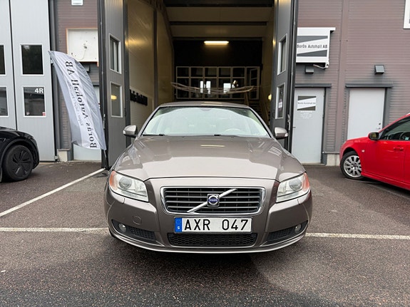 Volvo S80 2 of 23