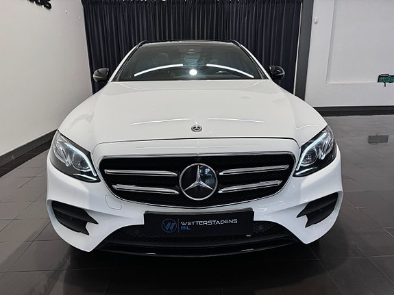 Mercedes-Benz E220 3 of 25