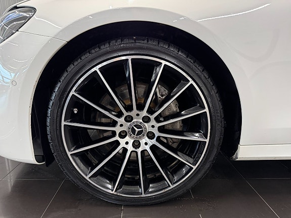 Mercedes-Benz E220 20 of 25