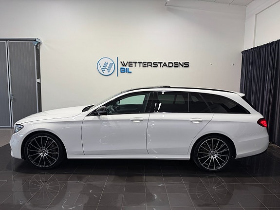 Mercedes-Benz E220 2 of 25