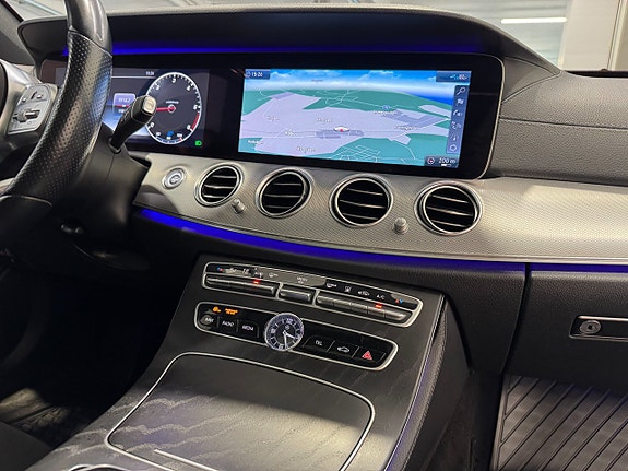 Mercedes-Benz E220 17 of 25