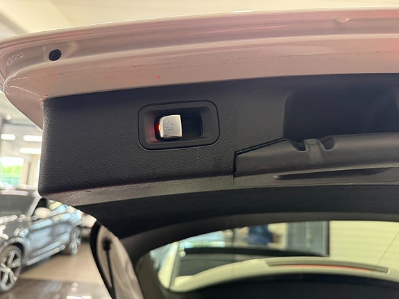 Mercedes-Benz E220 24 of 25