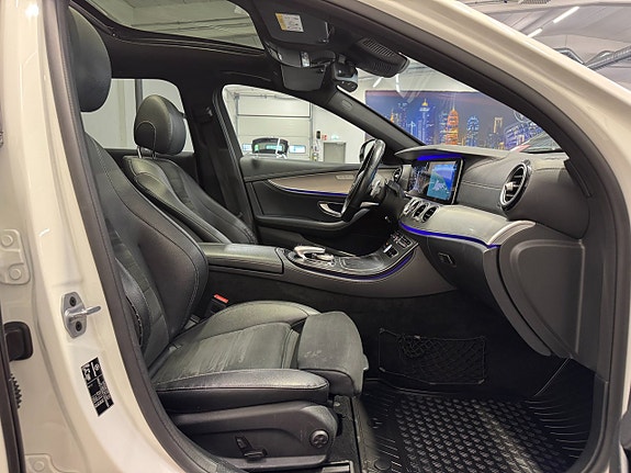 Mercedes-Benz E220 13 of 25