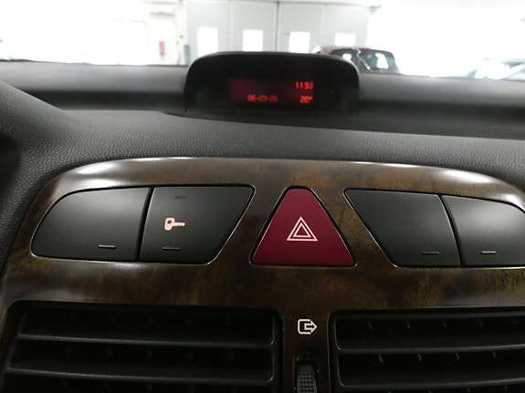 Peugeot 307 9 of 16