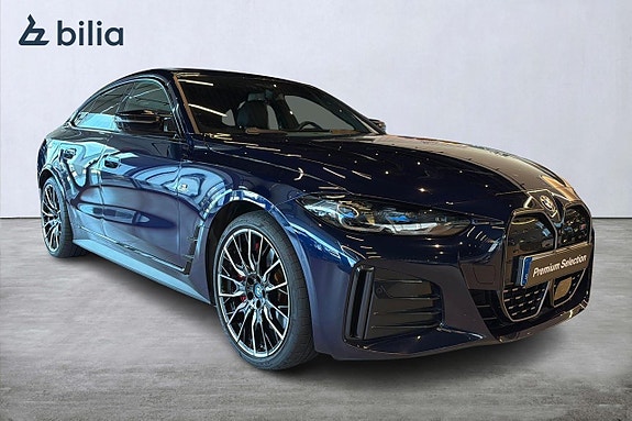 BMW i4 3 of 22