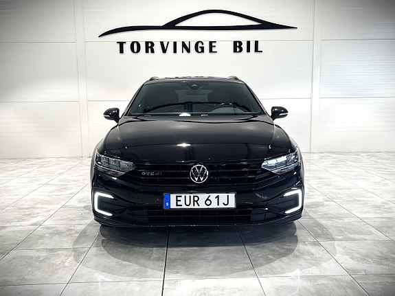Volkswagen Passat 4 of 27