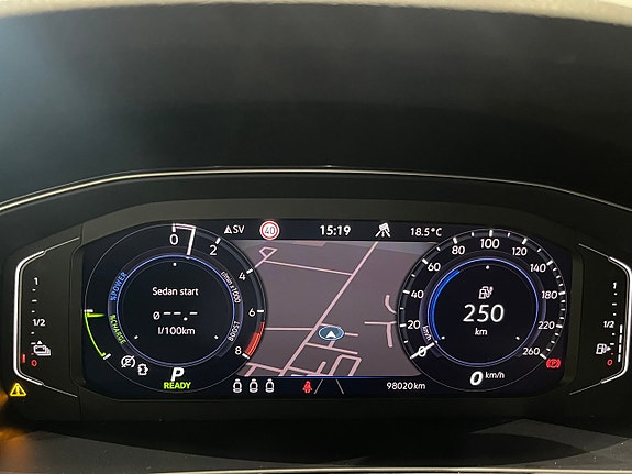 Volkswagen Passat 11 of 27