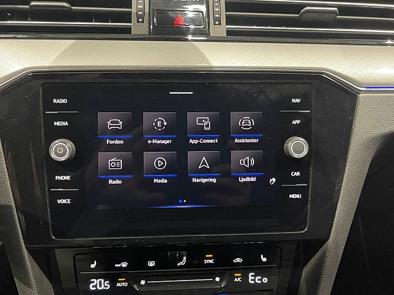 Volkswagen Passat 15 of 27