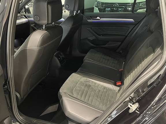 Volkswagen Passat 20 of 27