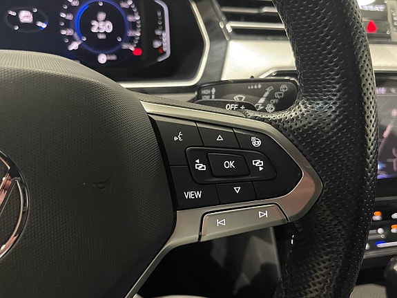 Volkswagen Passat 18 of 27