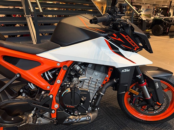 KTM 990 DUKE R *DEMO* 5 of 10
