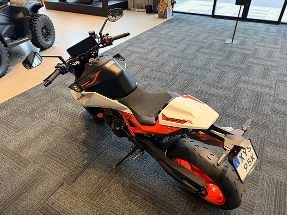KTM 990 DUKE R *DEMO* 10 of 10