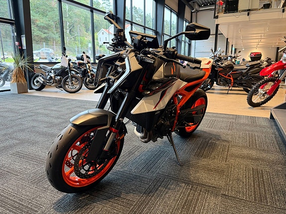 KTM 990 DUKE R *DEMO* 8 of 10