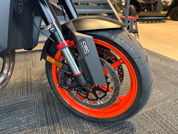 KTM 990 DUKE R *DEMO* 7 of 10