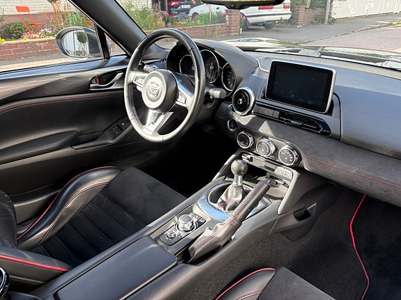 Mazda MX-5 3 of 6