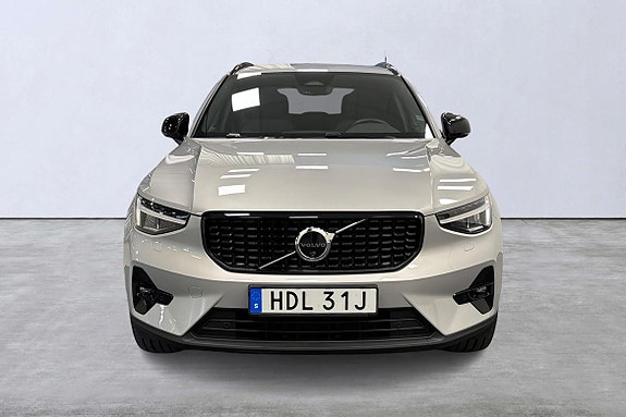 Volvo XC40 7 of 26