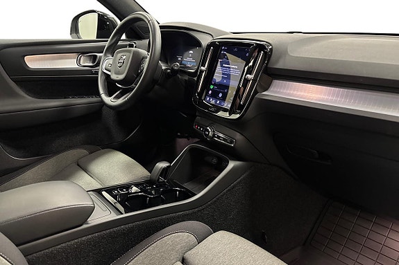 Volvo XC40 10 of 26
