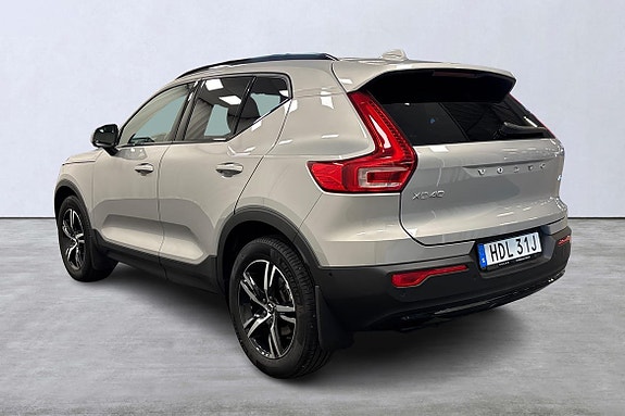 Volvo XC40 4 of 26