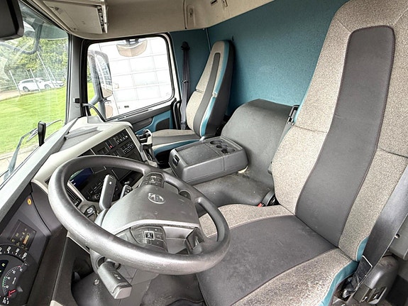 Volvo FM 42 R Distribution 5 of 9