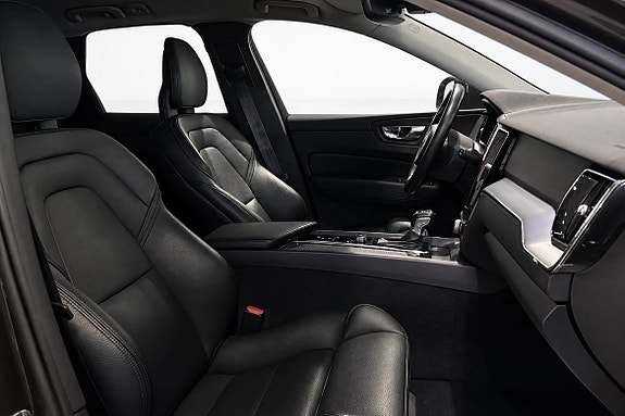 Volvo XC60 8 of 18