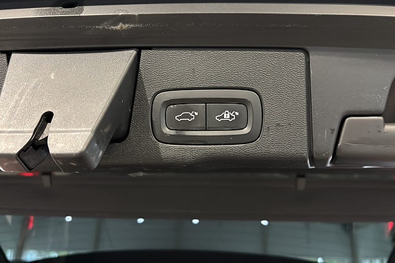 Volvo XC60 12 of 18