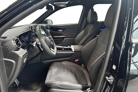 Mercedes-Benz GLC300 e 11 of 16
