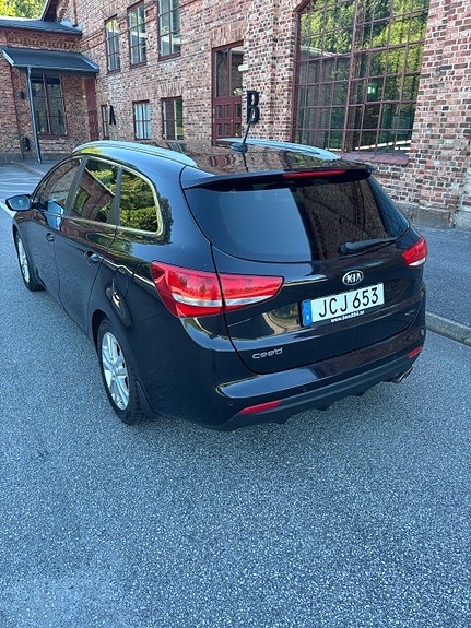 Kia Ceed 3 of 7