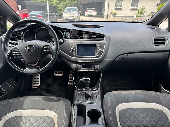 Kia Ceed 4 of 7