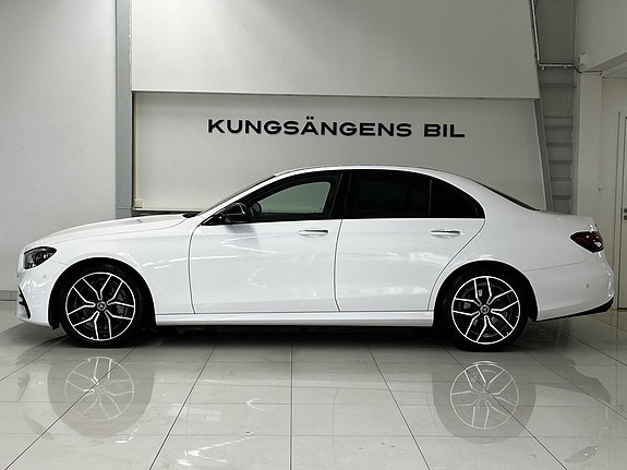 Mercedes-Benz E220 4 of 30