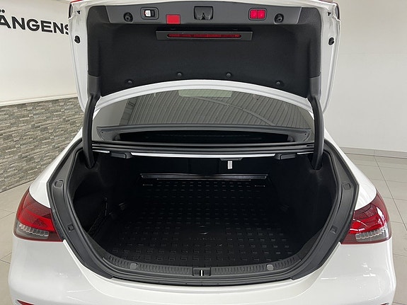 Mercedes-Benz E220 17 of 30