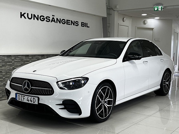 Mercedes-Benz E220 3 of 30