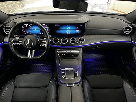 Mercedes-Benz E220 14 of 30