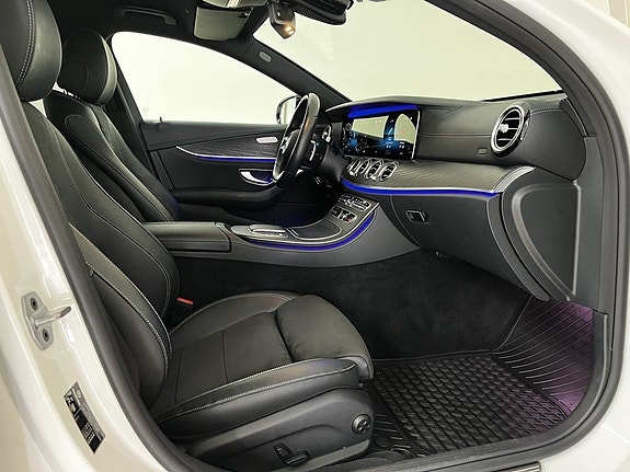 Mercedes-Benz E220 13 of 30