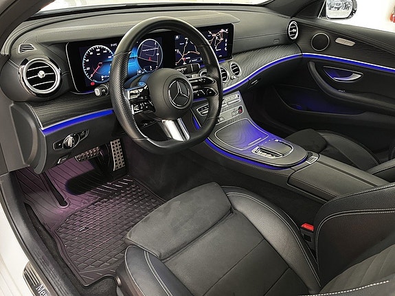 Mercedes-Benz E220 12 of 30