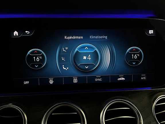 Mercedes-Benz E220 27 of 30