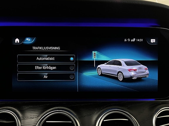 Mercedes-Benz E220 26 of 30