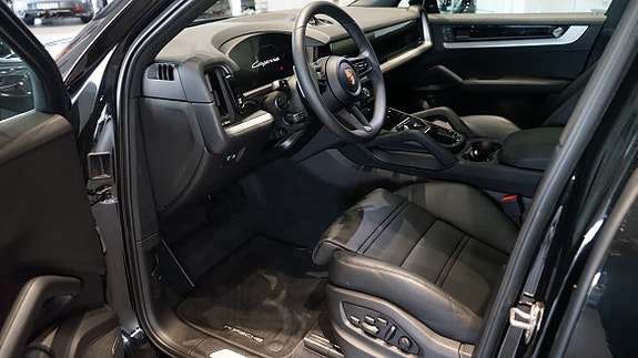 Porsche Cayenne 6 of 9