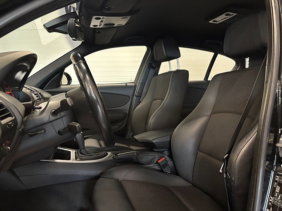 BMW 118d 7 of 17