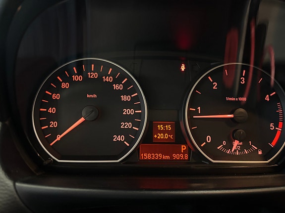 BMW 118d 10 of 17