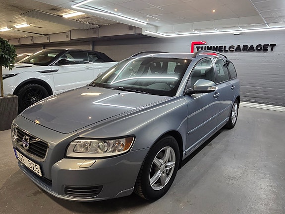 Volvo V50 2 of 12
