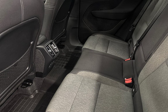 Volvo XC40 12 of 22