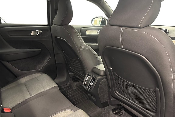 Volvo XC40 11 of 22