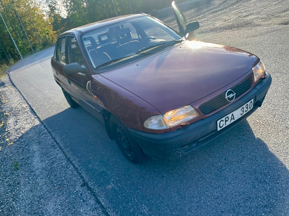 Opel Astra 10 of 12