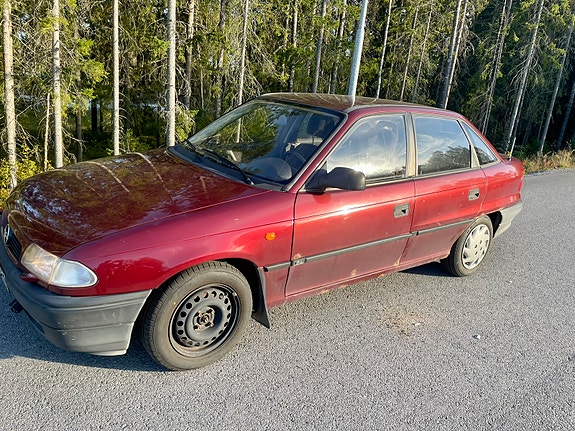 Opel Astra 4 of 12