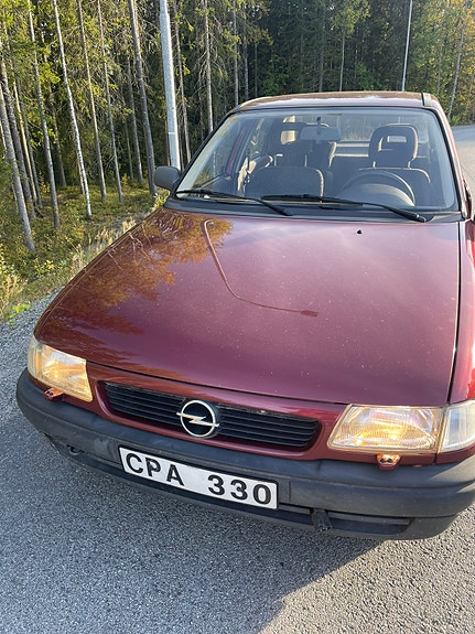 Opel Astra 3 of 12