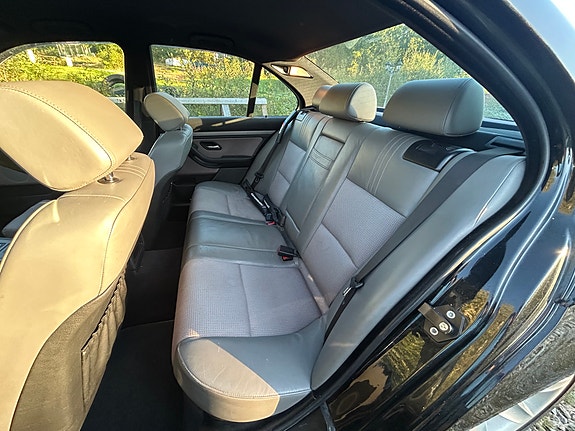 BMW 525i 8 of 11