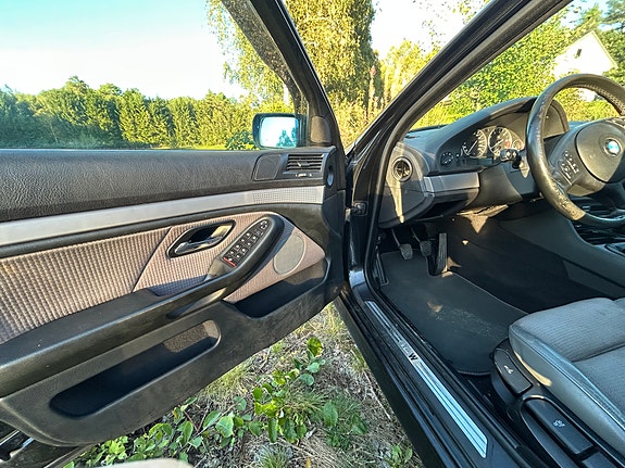 BMW 525i 10 of 11