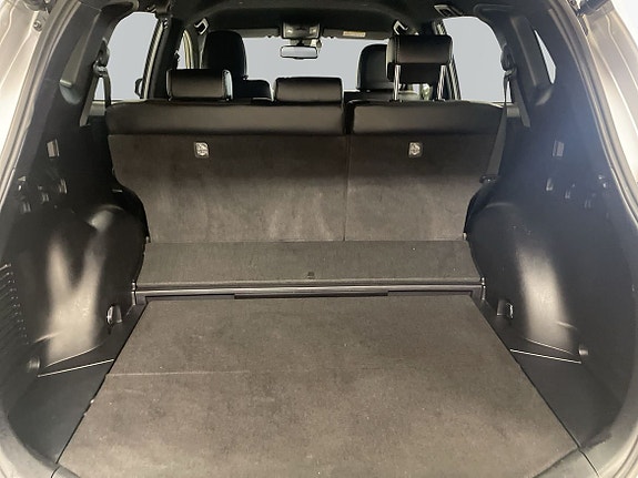 Toyota RAV4 10 of 16