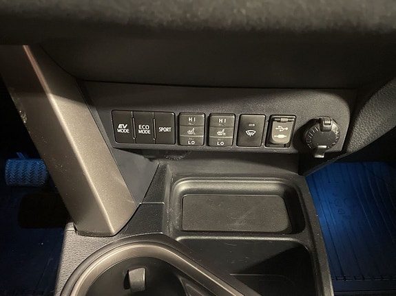 Toyota RAV4 14 of 16