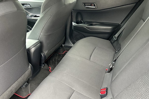Toyota C-HR 8 of 13